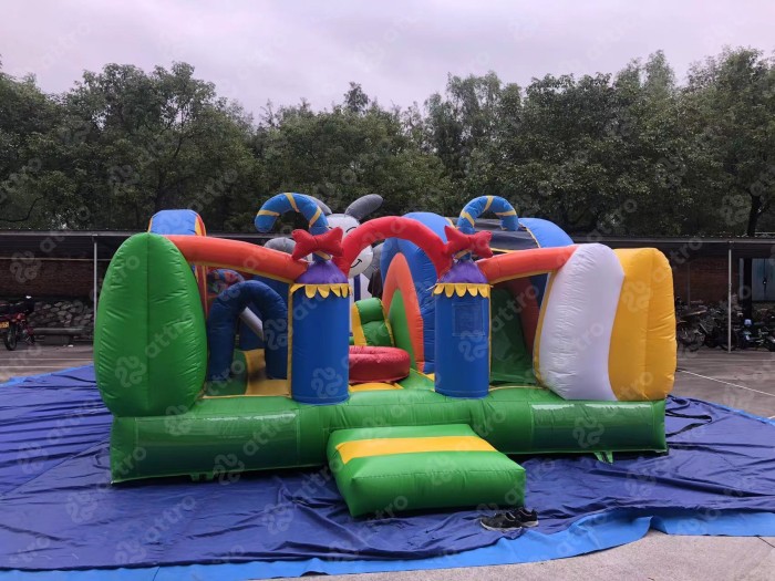 Надувной батут "Зайчишка" 5*5*2,8 м