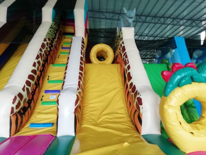 Надувной батут «Сафари Сайд»  16*9,5*7 м