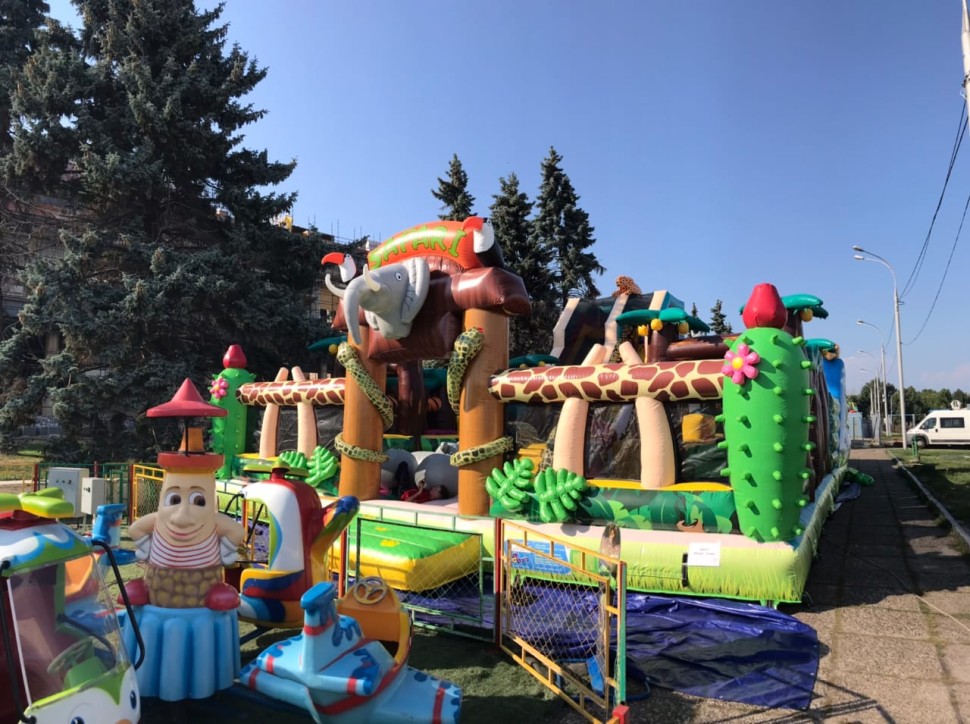 Надувной батут «Сафари»  16*9,5*7 м