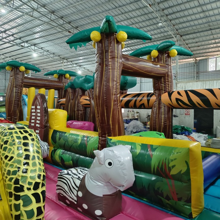 Надувной батут «Сафари Сайд»  16*9,5*7 м