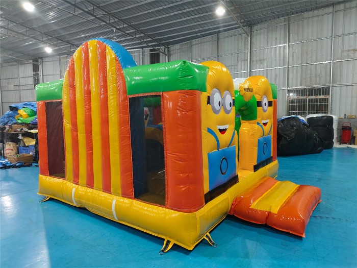 Надувной батут "Гадкий Я" 3,5*3,5*2,5 м