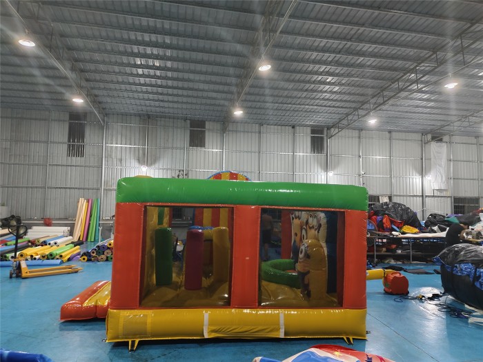 Надувной батут "Гадкий Я" 3,5*3,5*2,5 м