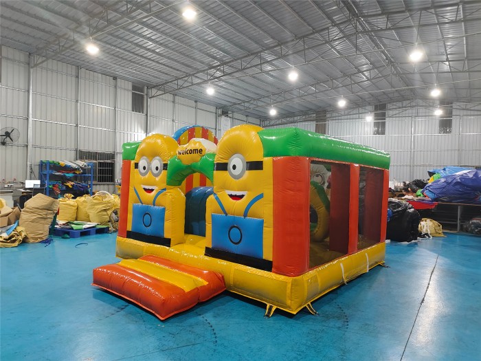 Надувной батут "Гадкий Я" 3,5*3,5*2,5 м