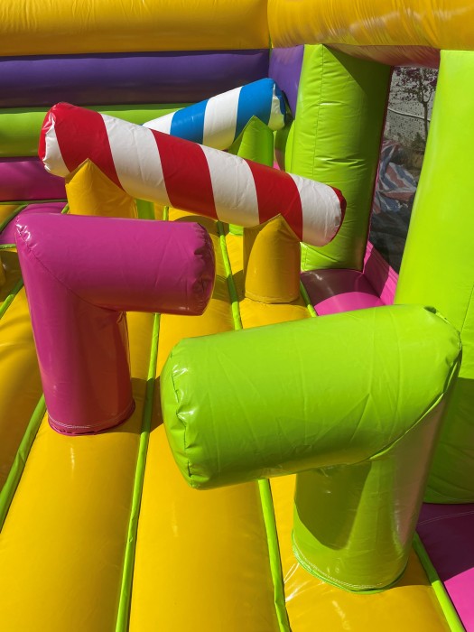 Надувной батут "Праздник" 7*5*3,3 м 