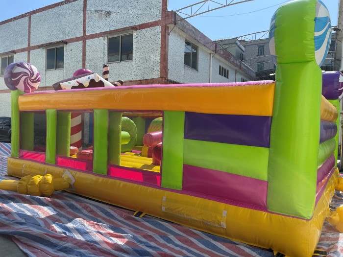 Надувной батут "Праздник" 7*5*3,3 м 