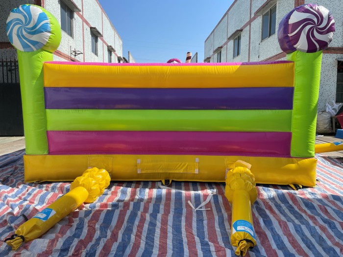 Надувной батут "Праздник" 7*5*3,3 м 