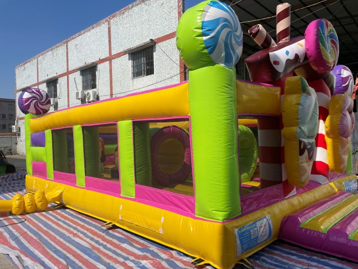 Надувной батут "Праздник" 7*5*3,3 м 