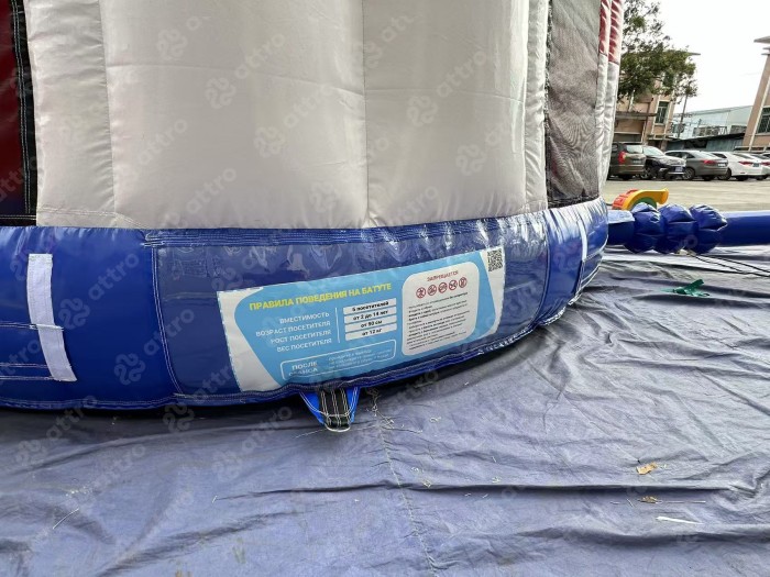 Надувной батут "Дед мороз" 5,5*4,5*6 м