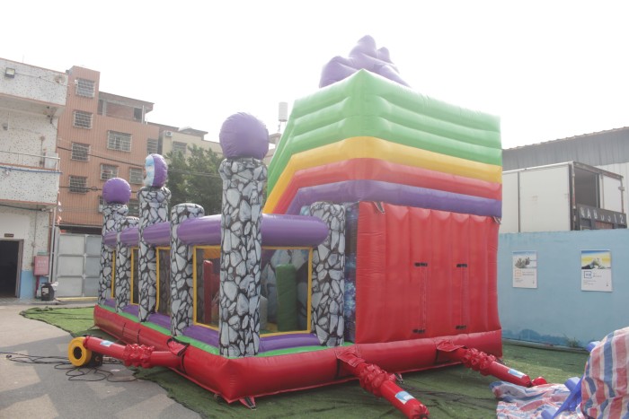 Надувная горка "Приручить дракона" 7*5*5,9 м