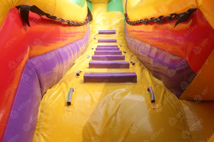 Надувная горка "Приручить дракона" 7*5*5,9 м