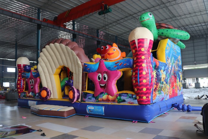 Надувной батут «Подводный мир», 10*6*6 м