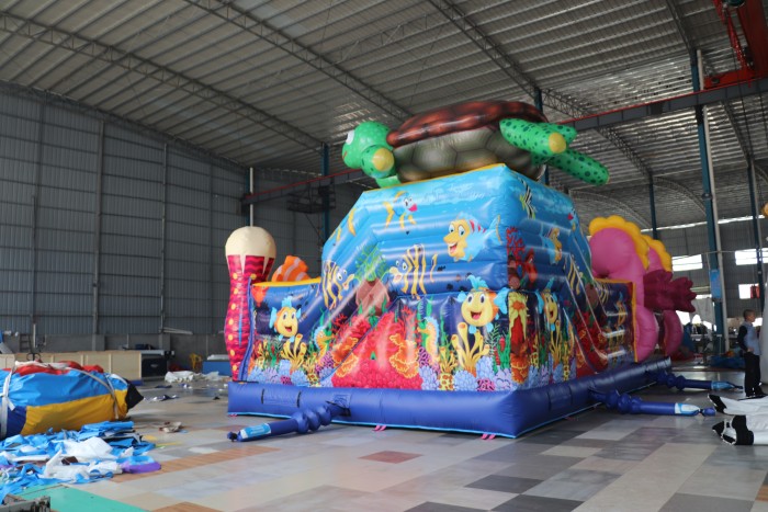 Надувной батут «Подводный мир», 10*6*6 м