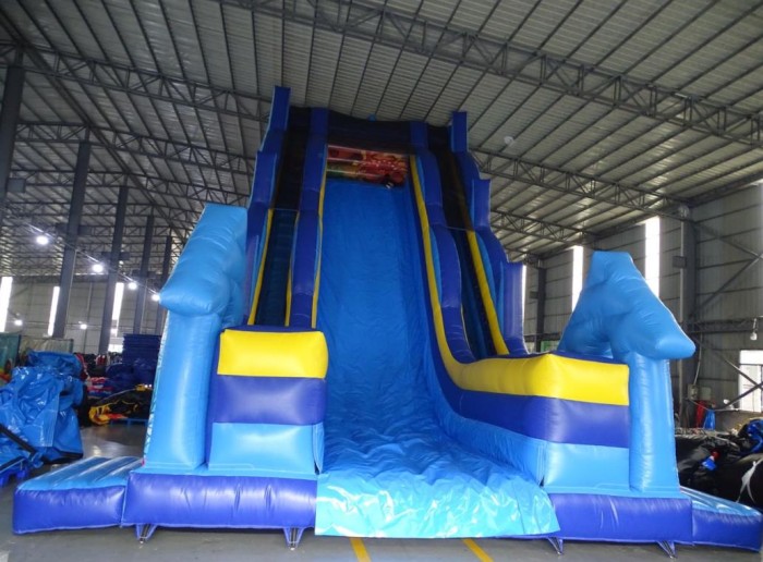 Зимняя надувная горка "Снежный склон" 12*6*10 м