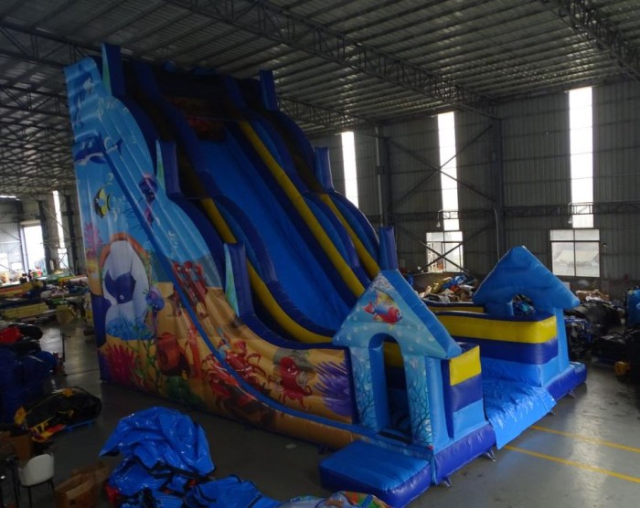 Зимняя надувная горка "Снежный склон" 12*6*10 м