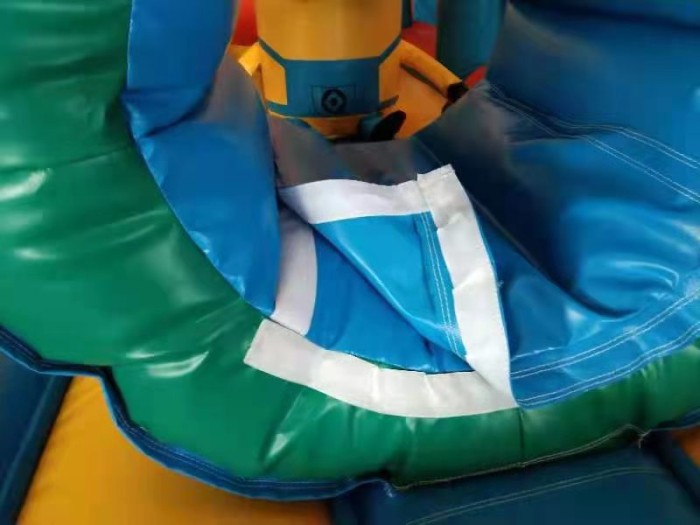 Надувной батут "Кевин и Боб", размер 7*5*5 м