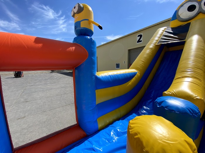 Надувной батут "Кевин и Боб", размер 7*5*5 м