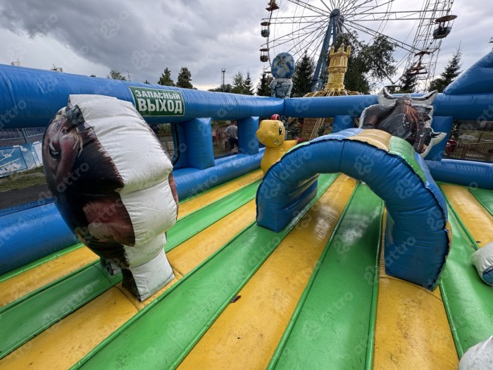 Надувная горка "Приручить дракона" 12*7*7 м (Б/У)