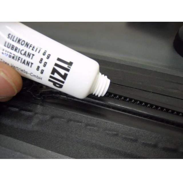 Силиконовая смазка для молнии Tizip 8г (оригинал)