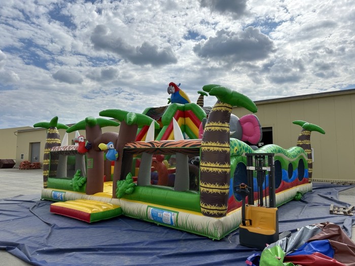 Надувной батут "Сафария" 10*10*7,9 м