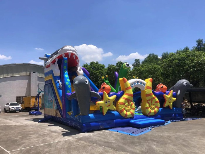 Надувной батут "Морская сказка" 10*10*7,8 м