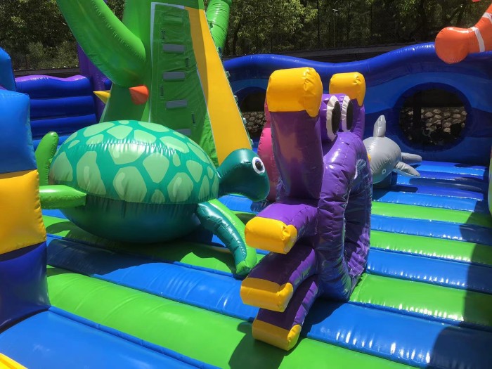 Надувной батут "Морская сказка" 10*10*7,8 м