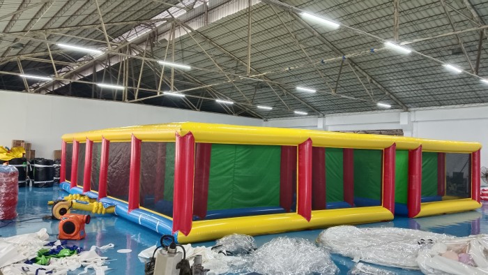 Надувной лабиринт 12*12*2,5 м