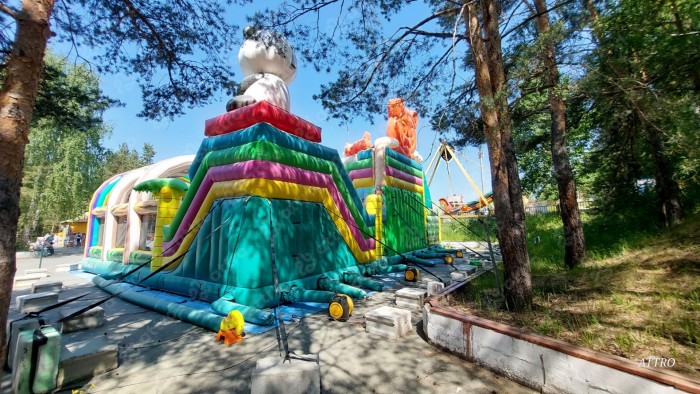 Надувной батут модель «Радуга парк 3»  15*12*8 м