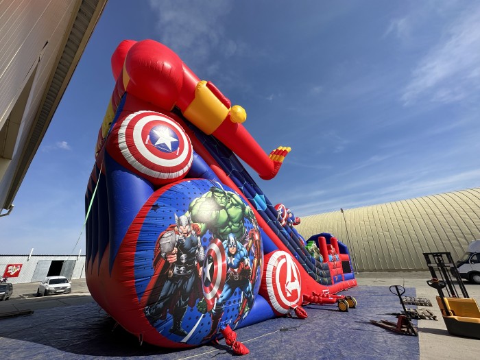 Надувная горка "Иронмэн" 17*10*14 м