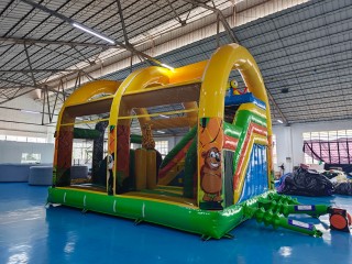 Надувной батут "Слоняра с крышей" 6*5*5,2 м