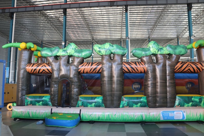 Надувная горка "Мото-Мото" 15*9*4 м