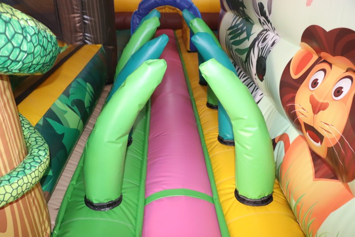 Надувная горка "Мото-Мото" 15*9*4 м