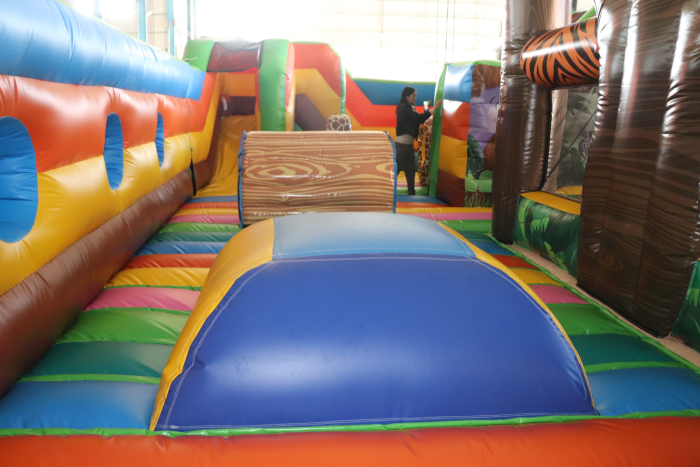 Надувная горка "Мото-Мото" 15*9*4 м