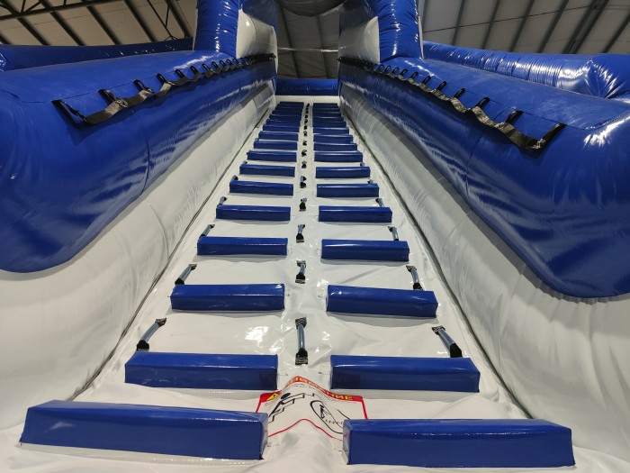 Надувной аквапарк "Яркий" 33*33*7,9 м