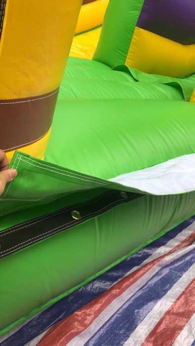 Надувной батут с горкой "Джунгли" 16,5*11*9,3 м