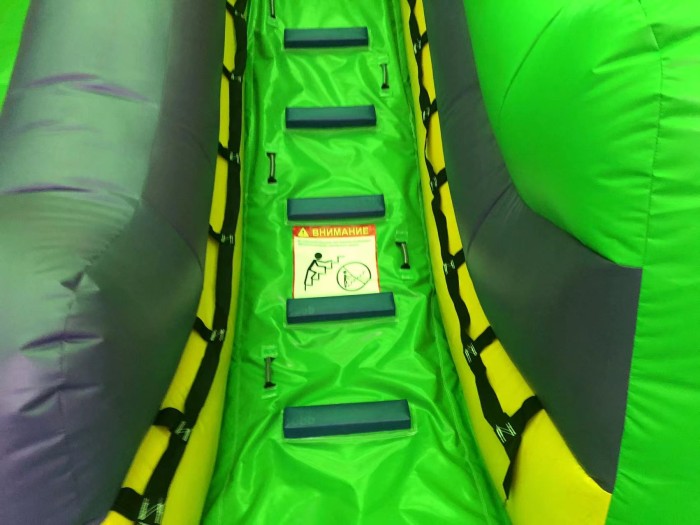 Надувной батут с горкой "Джунгли" 16,5*11*9,3 м