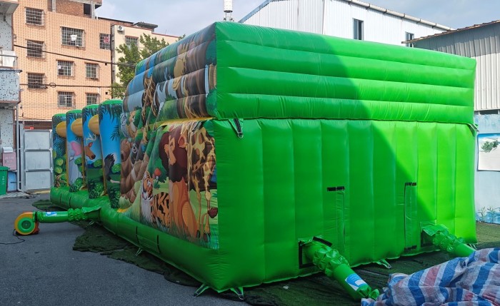 Надувной батут «Джуманджи»  10*5*3,1 м 