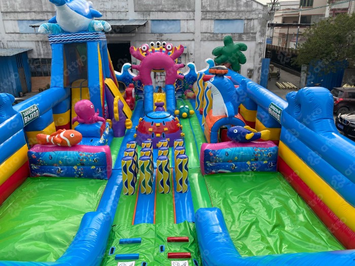 Надувной батут "Подводный мир" 19*9*8 м