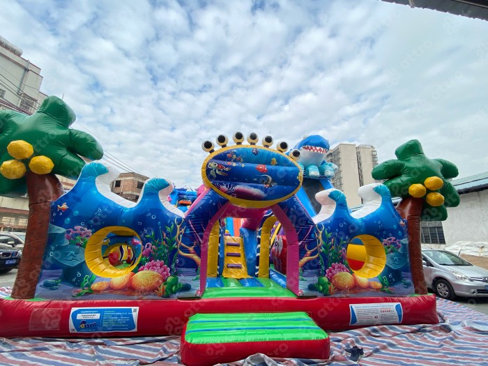 Надувной батут "Подводный мир" 19*9*8 м