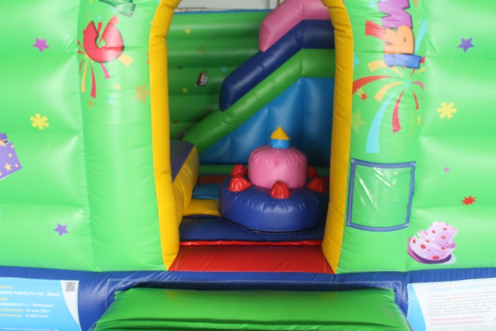 Надувной батут «Праздник», размер 4,5*3,5*2,9 м