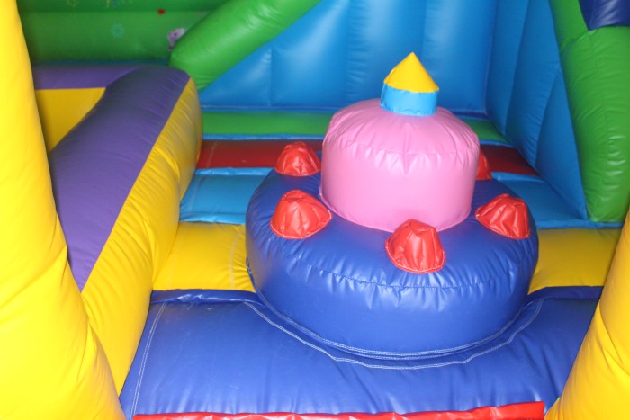 Надувной батут «Праздник», размер 4,5*3,5*2,9 м