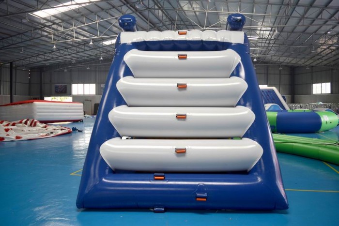 Надувная водная горка "Фрифал" 6*3*3 м