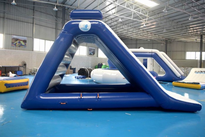 Надувная водная горка "Фрифал" 6*3*3 м