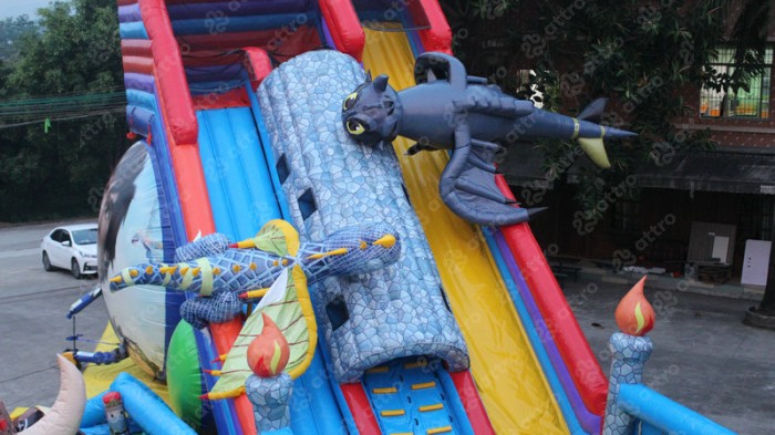 Надувной батут «Как приручить дракона» 18*13*11,5 м