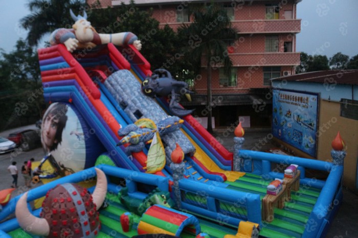 Надувной батут «Как приручить дракона» 18*13*11,5 м