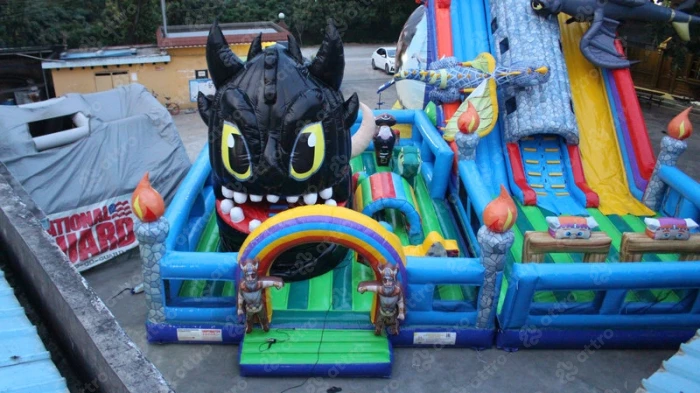 Надувной батут «Как приручить дракона» 18*13*11,5 м