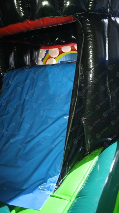 Надувной батут «Как приручить дракона» 18*13*11,5 м