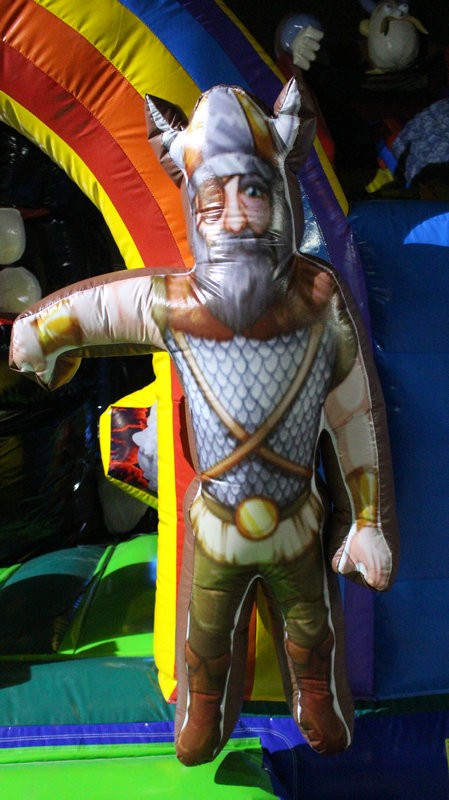 Надувной батут «Как приручить дракона» 18*13*11,5 м