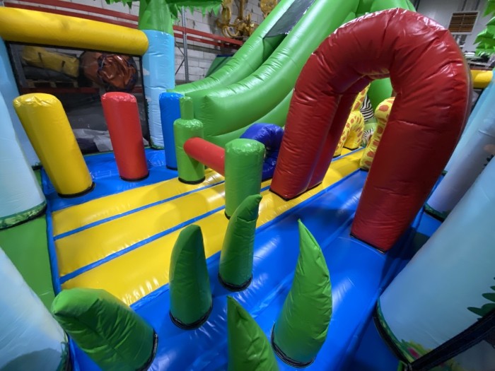 Надувная горка "Джуманджи" 7*4*3,5 м