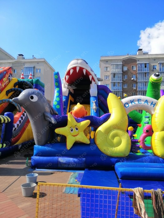 Надувная горка "Морская сказка" 10*10*8 м Б/У