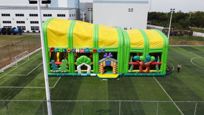 Надувной батут "Сказочный лес" 22*12*10 м